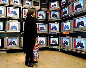 Телевизоры. Фото из сайта lenta.ru