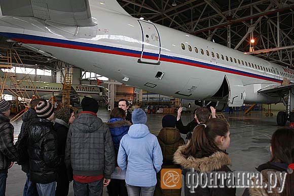 Глухие и слабослышащие дети побывали в аэропорту "Пулково". Фото: Фонтанка.ру Глухие и слабослышащие дети побывали в аэропорту "Пулково". Фото: Фонтанка.ру