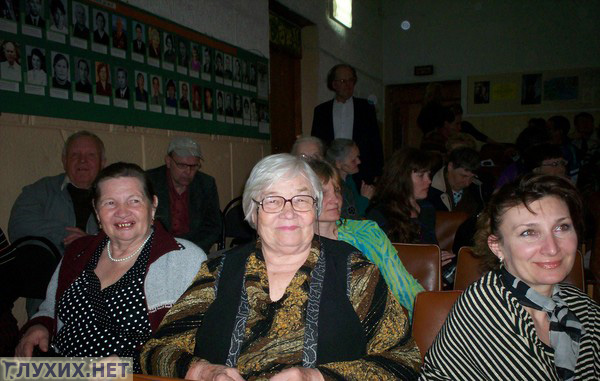 Театр Мимики и Жеста впервые выступил в Саратове. Зрители были рады увидеть актёров ТМЖ вживую. Фото «Глухих.нет»