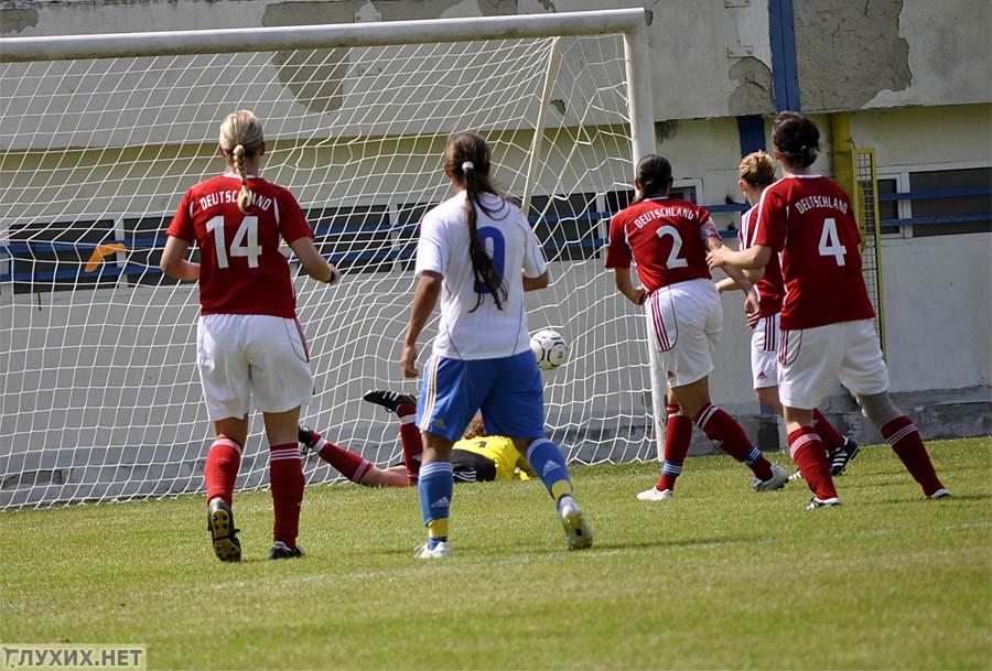 Очередной гол Назиной в ворота немецкой сборной.