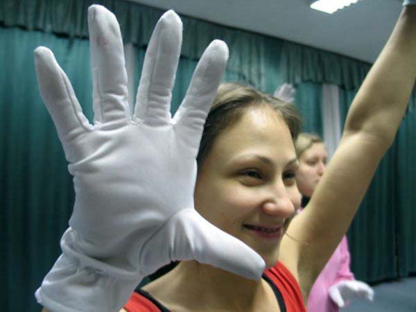 Слабослышащие и глухие актёры побеждают на всероссийских фестивалях Слабослышащие и глухие актёры побеждают на всероссийских фестивалях