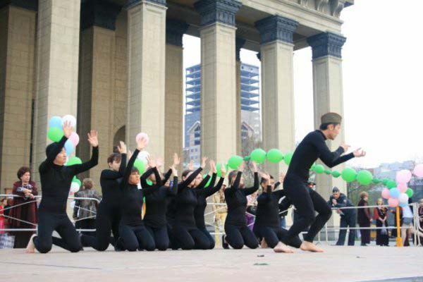 Слабослышащие и глухие актёры побеждают на всероссийских фестивалях Слабослышащие и глухие актёры побеждают на всероссийских фестивалях