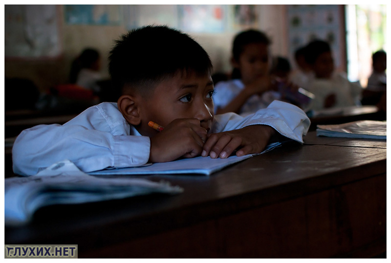 Глухие дети в Камбодже. Фото Д. Приходько