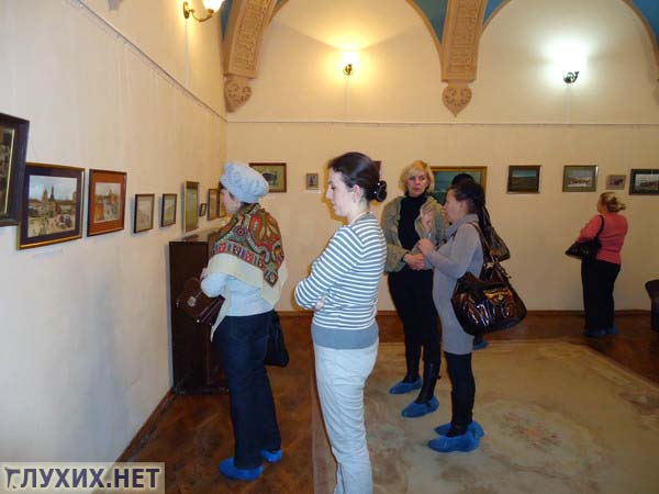 Выставка глухих художников в саратовском Доме учёных