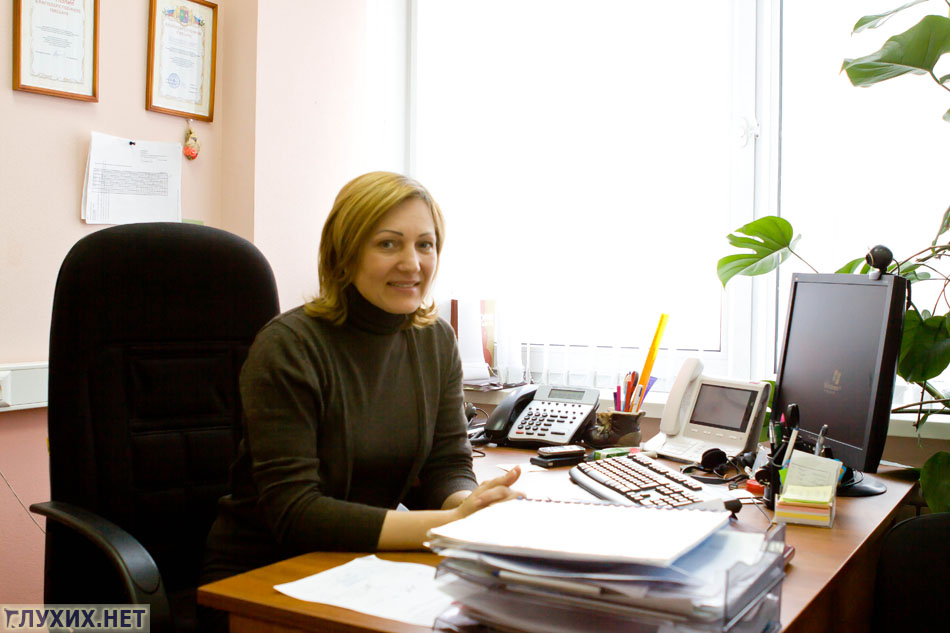 Лилия Ионичевская за рабочим столом