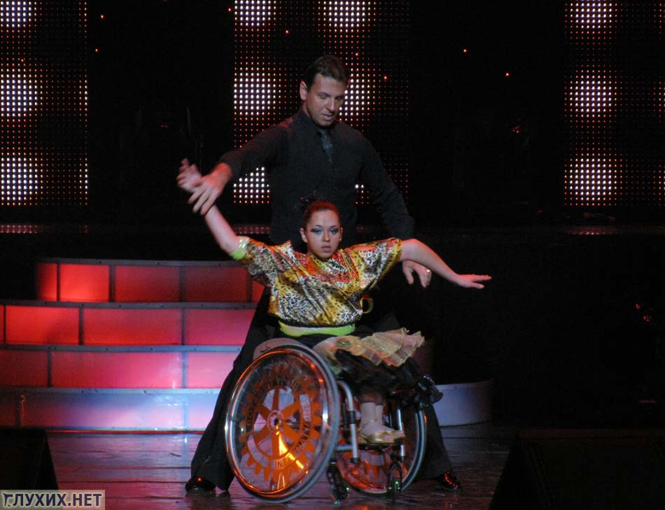 Гости из Словакии Helena Kasicka и Peter Vidasic показывают «Танцы на колесах».