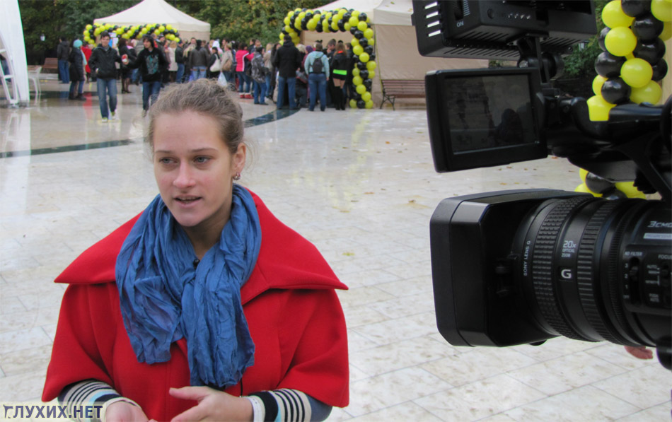 Организатор Фестиваля Екатерина Барабанова даёт интервью СМИ. Организатор Фестиваля Екатерина Барабанова даёт интервью СМИ.