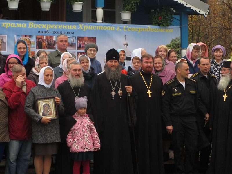 Первый настоятель Протоиерей Александр Данилов (1993-2004 год), также принимал участие в праздничной богослужении.