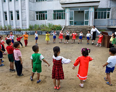 В Пхеньяне открыт первый в стране детский сад для глухих
