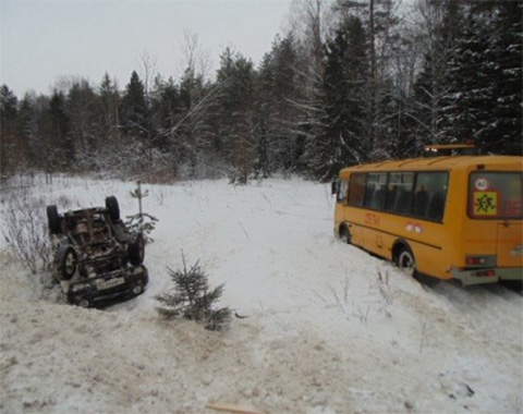 Автобус с глухими школьниками попал в аварию