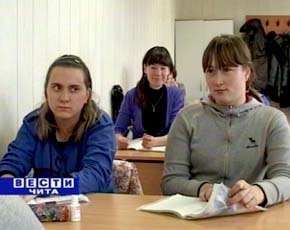Лишь четыре глухие девушки смогли окончить обучение в ВУЗе Лишь четыре глухие девушки смогли окончить обучение в ВУЗе