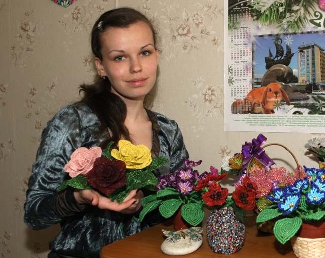 Анастасия Елизарова. Неслышащая Настя плетёт из бисера и мечтает о щенке Анастасия Елизарова. Неслышащая Настя плетёт из бисера и мечтает о щенке
