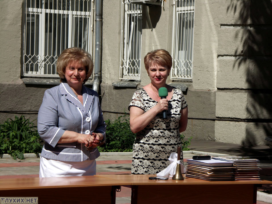 Последний звонок – 2011 в «Центре на Павелецкой» №1406. Фото «Глухих.нет» Последний звонок – 2011 в «Центре на Павелецкой» №1406. Фото «Глухих.нет»