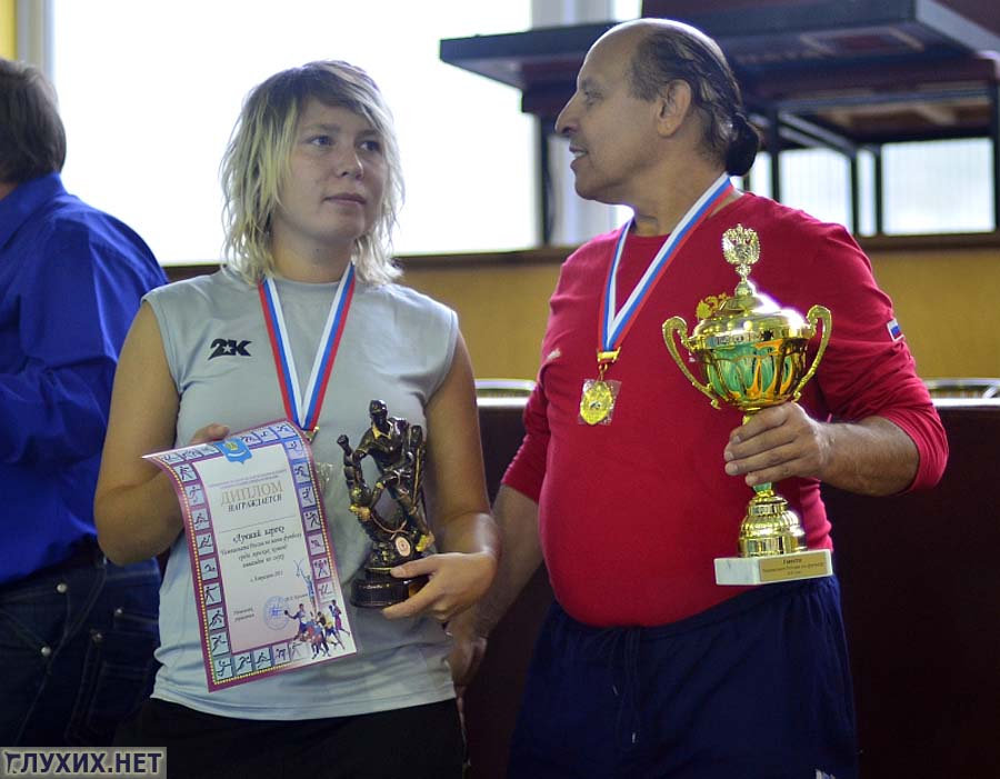 Будюкина Яна получает кубок лучшего игрока чемпионата. Будюкина Яна получает кубок лучшего игрока чемпионата.