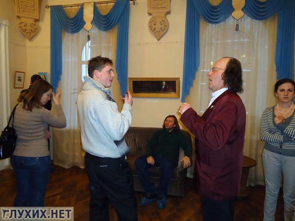 Выставка глухих художников в саратовском Доме учёных Выставка глухих художников в саратовском Доме учёных