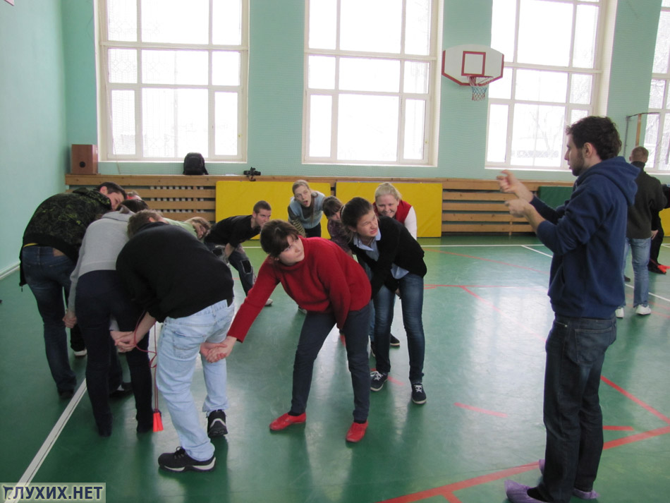 Член молодёжной комиссии при МГО ВОГ Денис Драга поддерживает участников добрыми словами. Член молодёжной комиссии при МГО ВОГ Денис Драга поддерживает участников добрыми словами.