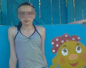 Дочь слабослышащих родителей, подруга довела до самоубийства Дочь слабослышащих родителей, подруга довела до самоубийства