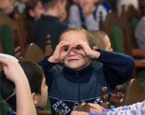 В Уфе прошла благотворительная акция для глухих детей «Фокусник»