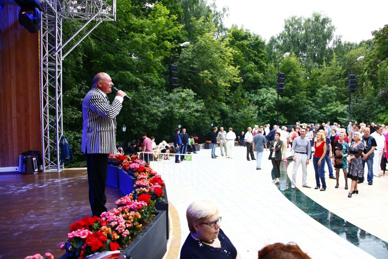 Фото с сайта park.sokolniki.com Так выглядит Веранда танцев в парке "Сокольники"