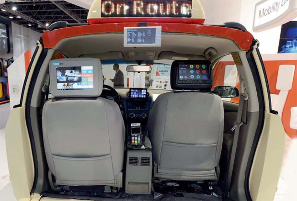 Dubai Taxi Corporation установит жидкокристаллические дисплеи в 3,5 тысячах экспериментальных такси. Dubai Taxi Corporation установит жидкокристаллические дисплеи в 3,5 тысячах экспериментальных такси.