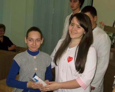 Харьковские студенты собрали деньги на слуховые аппараты глухим детям