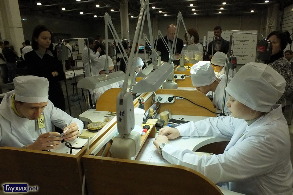 Ювелиры за работой. Ювелиры за работой.