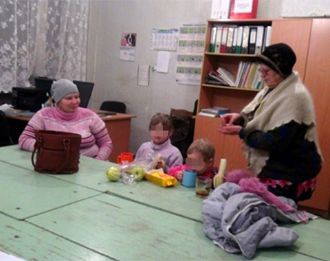 Семья глухих чуть не замёрзла на трассе Семья глухих чуть не замёрзла на трассе