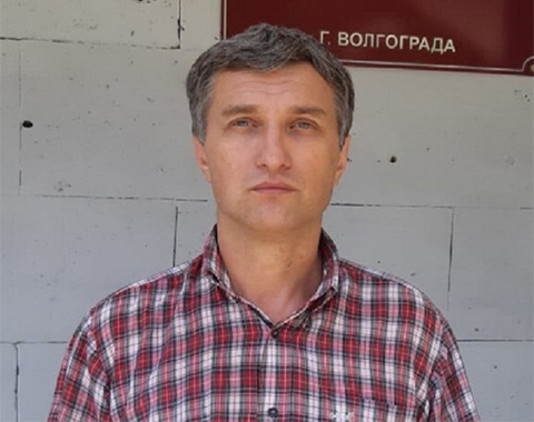 Суд оправдал глухого волгоградца, обвиненного в краже денег с забытой в банкомате карты