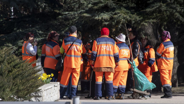 Глухим дворникам задолжали более 2 млн рублей