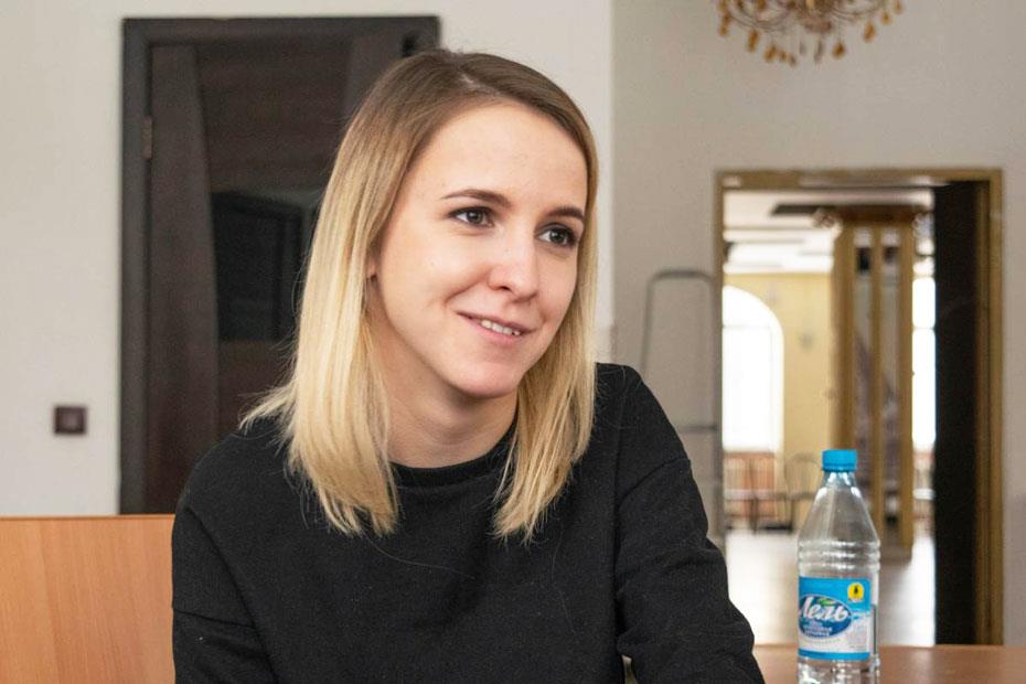 Елизавета Жидкова, преподаватель жестового пения в студии «Белый воробей»
